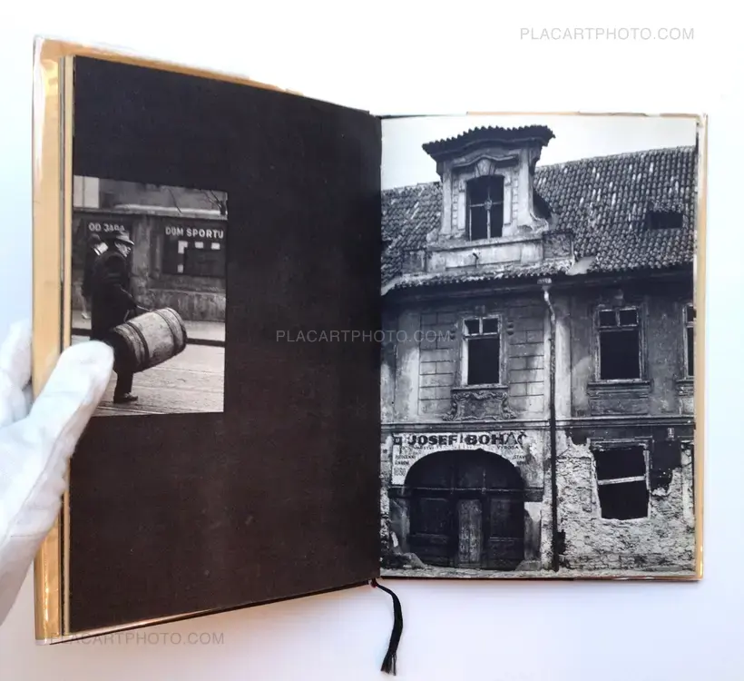 Miroslav Peterka & Bohumil Hrabal – Toto město je ve společné péči obyvatel / This city is under the control of its citizens