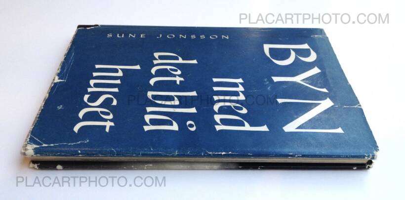 Sune Jonsson – Byn med det bla huset