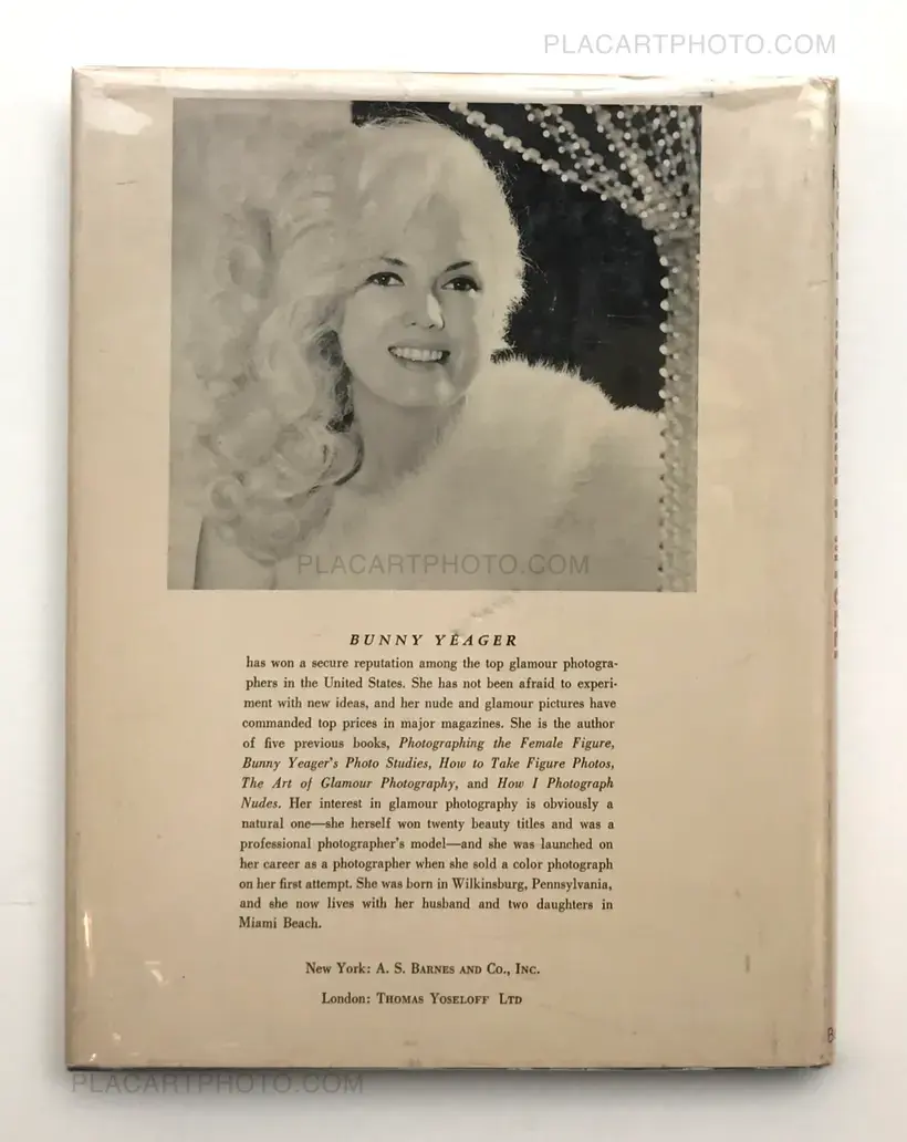 Bunny Yeager – How I photograph myself
