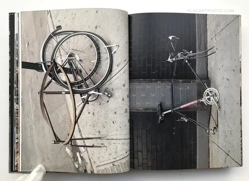 Collective – Endcommercial : Reading the city