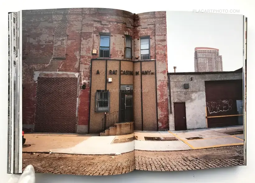 Collective – Endcommercial : Reading the city