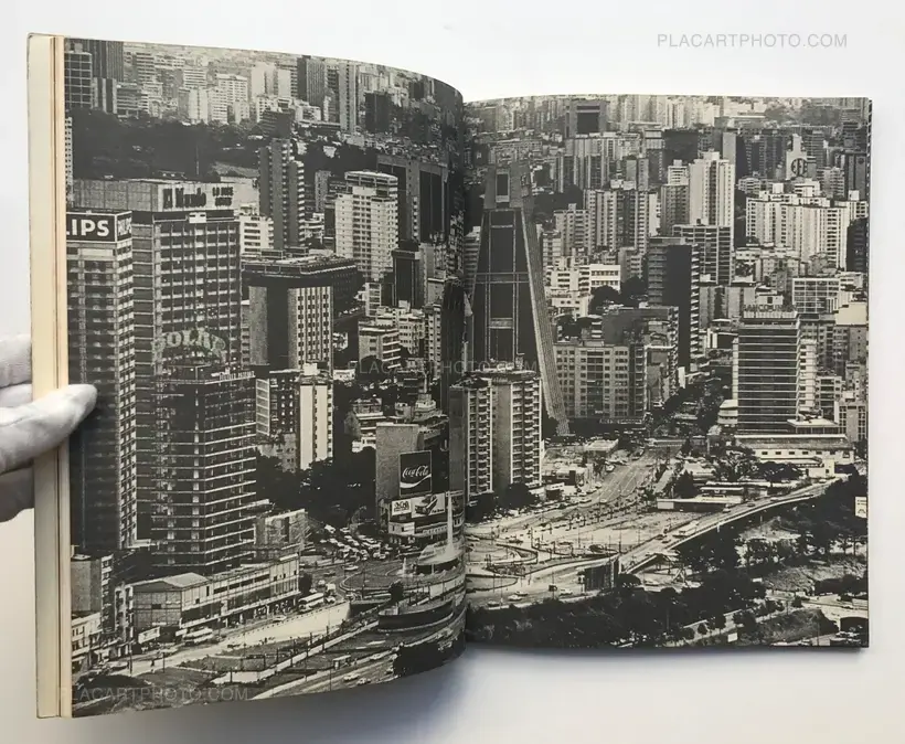 Ramon Paolini – Caracas - una quimera urbana