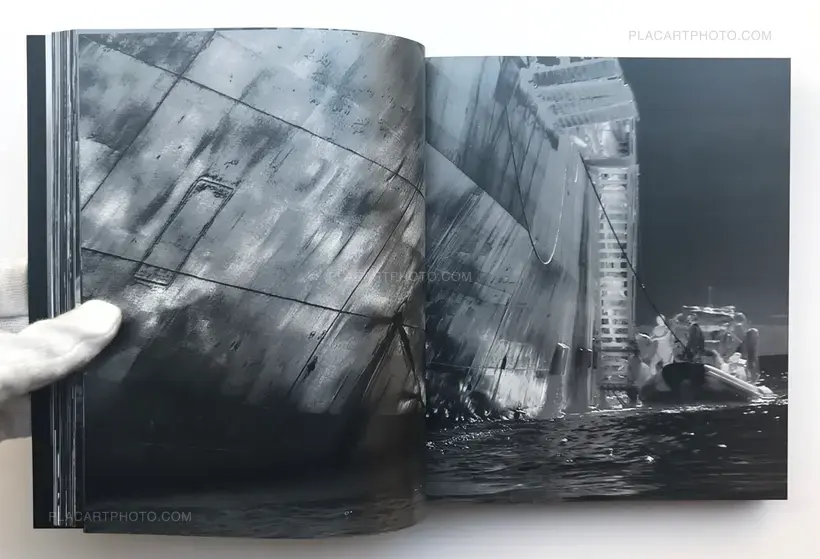 Richard Mosse – Incoming