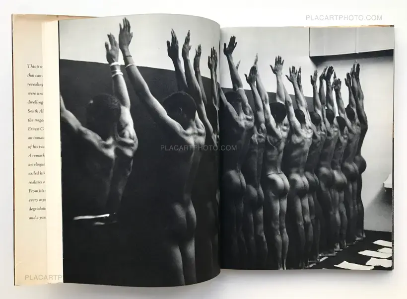 Ernest Cole – House of Bondage : a South African Black Man Exposes in His Own Pictures and Words the Bitter Life of His Homeland Today