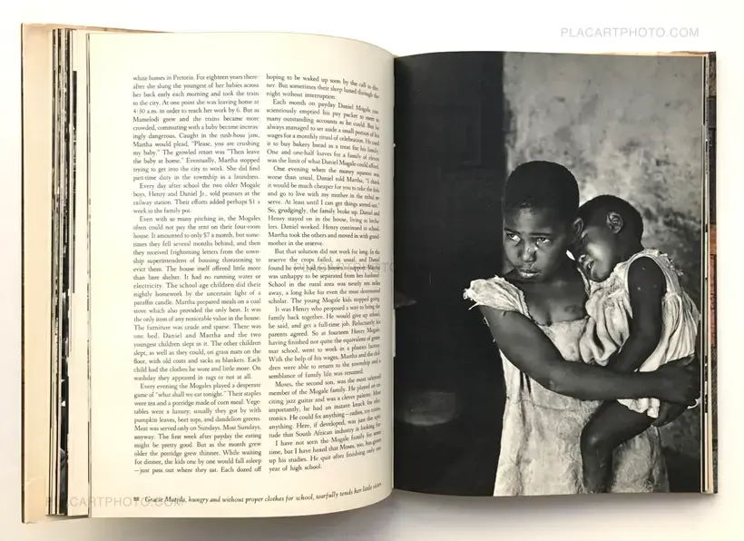 Ernest Cole – House of Bondage : a South African Black Man Exposes in His Own Pictures and Words the Bitter Life of His Homeland Today