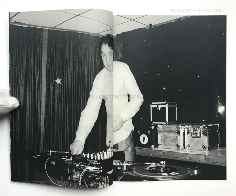 Adam Murray & Robert Parkinson – We don't mind people on shoulders. Just not under the ceiling fan. (ONLY 50 COPIES)