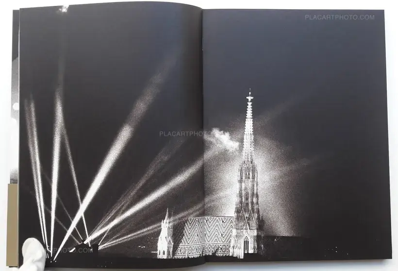 Andreas H. Bitesnich – Deeper shades #04 : Vienna (ONLY 20 COPIES WITH A PRINT)