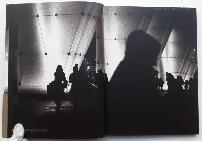 Andreas H. Bitesnich – Deeper shades #04 : Vienna (ONLY 20 COPIES WITH A PRINT)