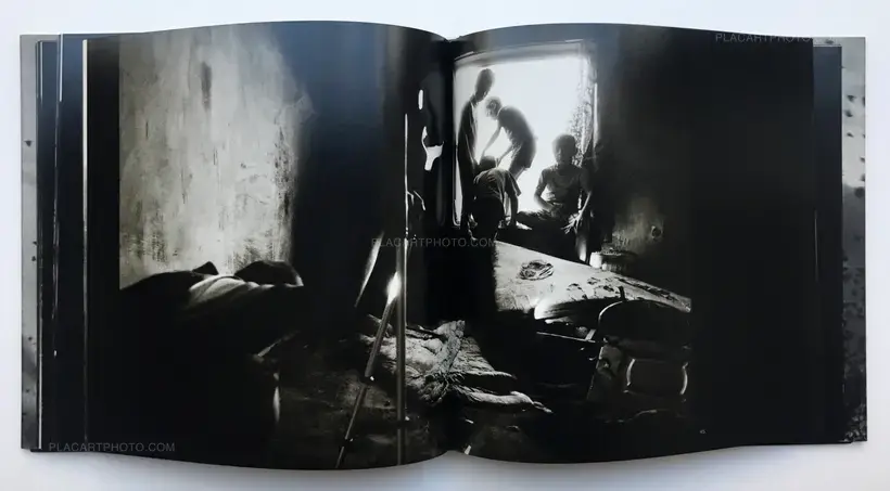 Paolo Pellegrin – Kosovo, 1999-2000 : The flight of reason