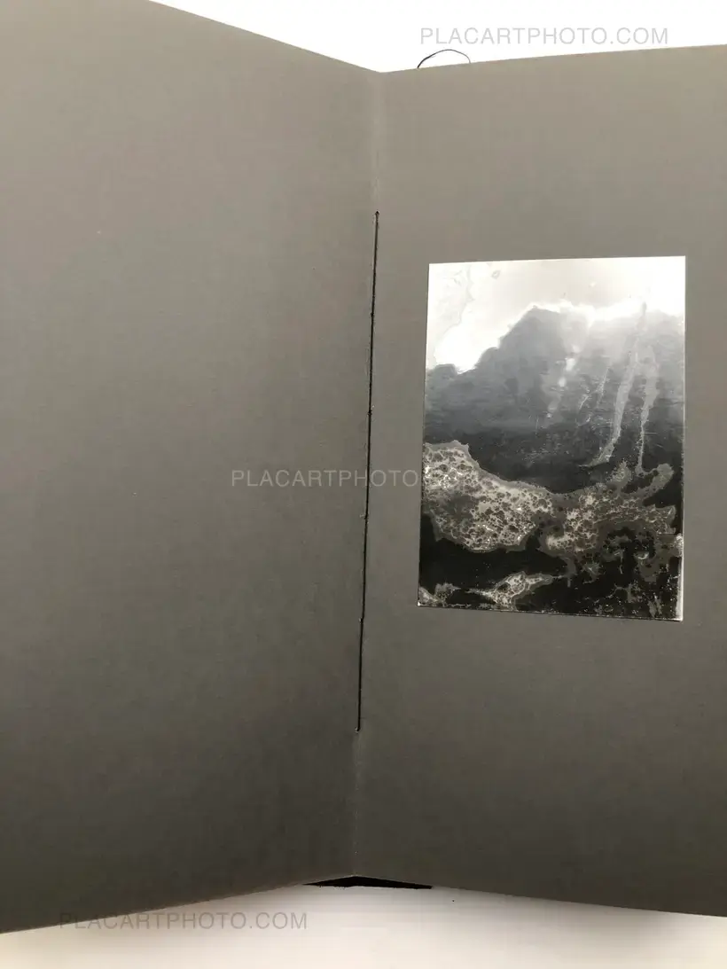 Laura Rodari – THE GRAY LINE (ARTIST'S EDITION OF 11)