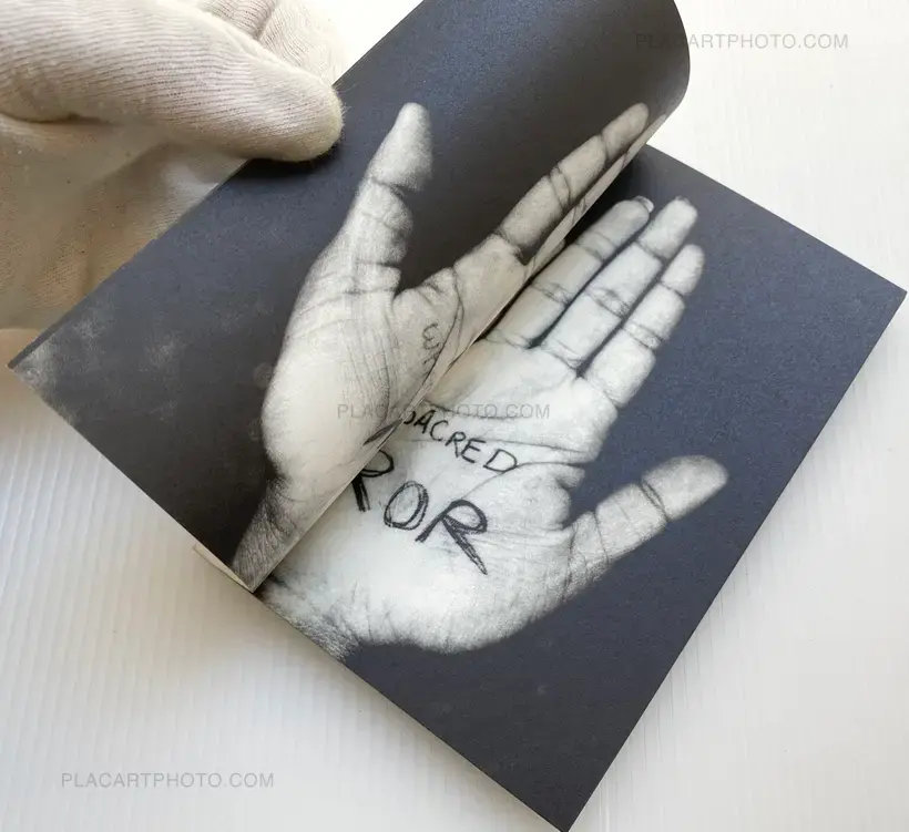 Anonymous – PALM READING