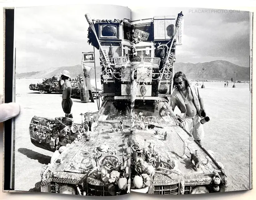 Yan Morvan – BURNING MAN '98