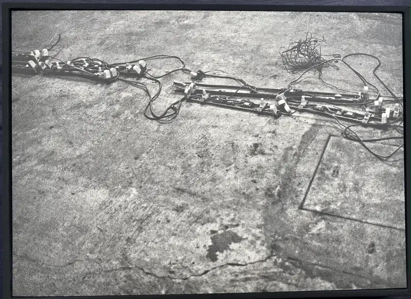 Arno Bouchard – “䷚” Swallowing (with silver gelatin print)