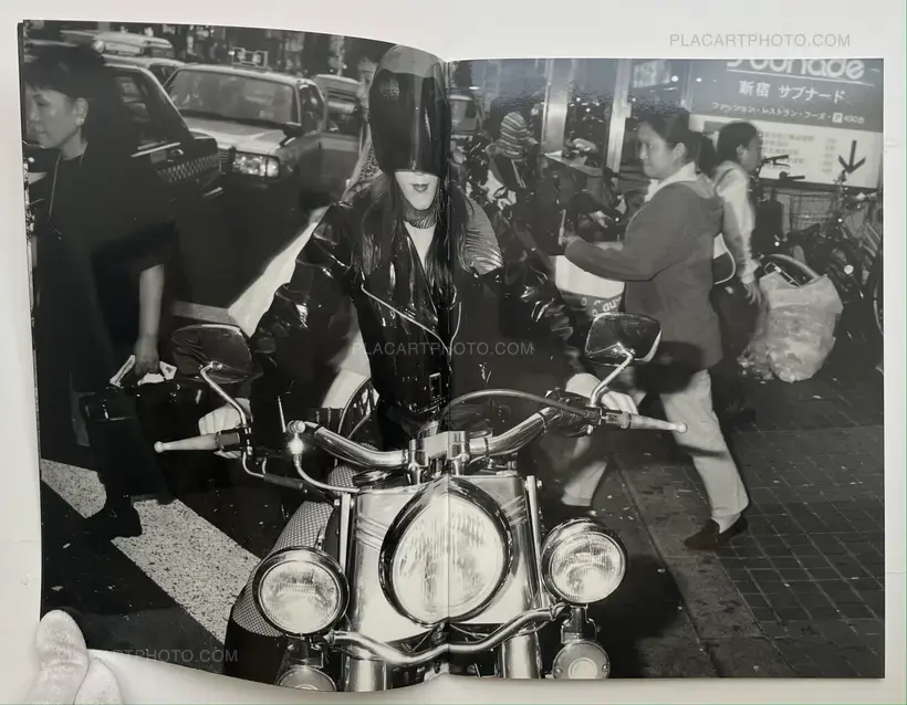 Keizo Motoda – Contact 1: We got the gun (Signed)