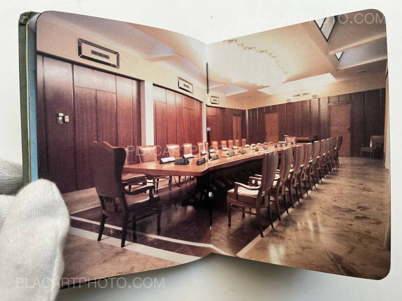 Jacqueline Hassink – The Table of Power