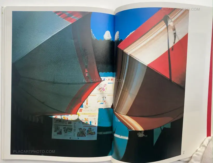 Akira Ishii – Stare At Pinhole – To The World Of Pinhole Camera