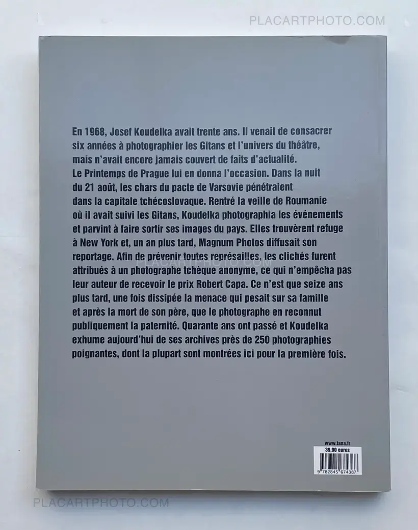 Josef Koudelka – Invasion Prague 68