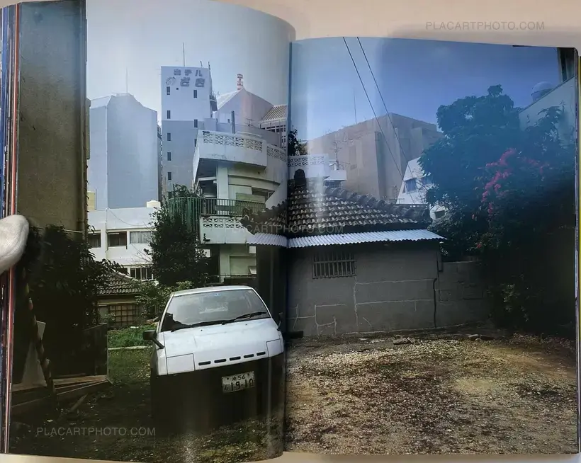 Nobuyoshi Araki – Okinawa Retsujo (Love Labyrinth: Passion in Okinawa) (WITH OBI)