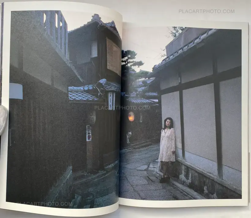 Nobuyoshi Araki – Kyoto Hakujo (Love Labyrinth: Kyoto White Sentiment)(WITH OBI)