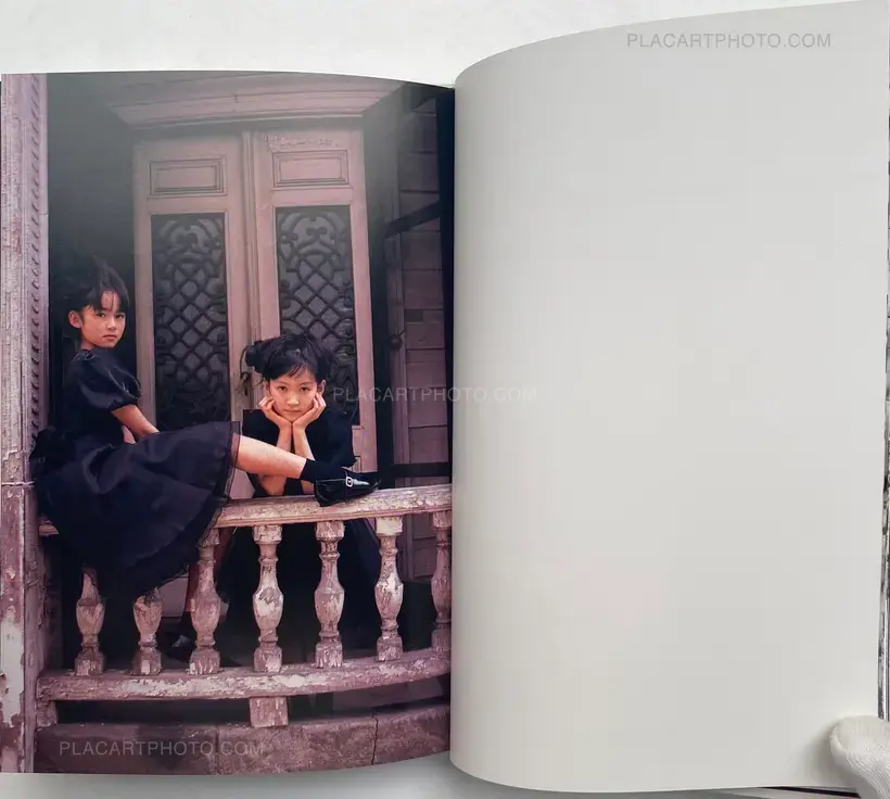Kishin Shinoyama – Shojokan (The Young Girls' House) (WITH OBI)
