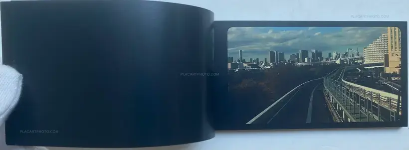 Amélie Ravalec – YURIKAMOME - A flip book by Amélie Ravalec