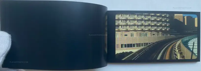 Amélie Ravalec – YURIKAMOME - A flip book by Amélie Ravalec