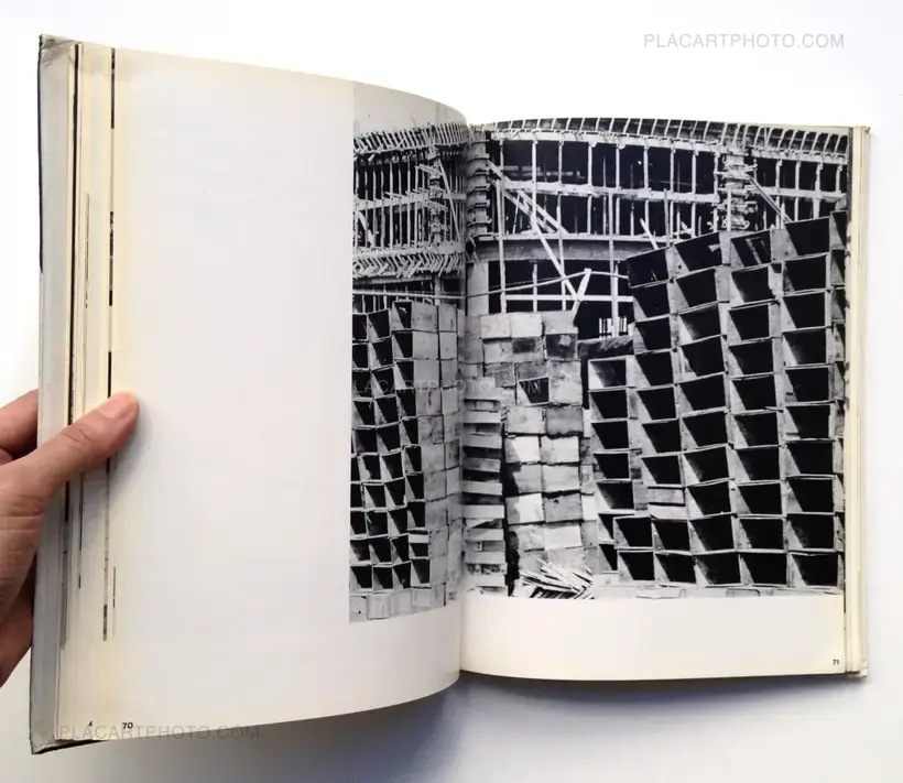 Stefania Bril – Entre (dedicated to a famous French gallerist)