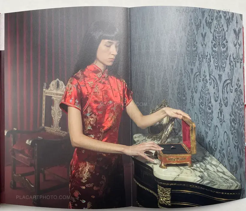 Roberto Aguirrezabala – Hidden Book (SIGNED AND NUMBERED, edt of 45)