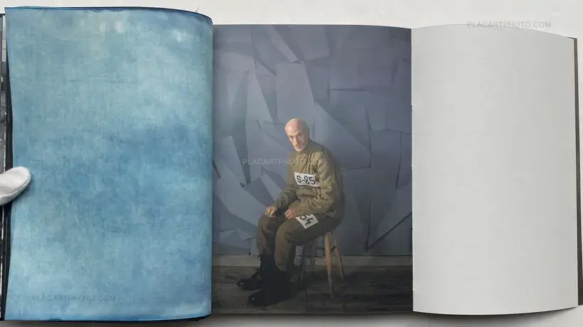 Roberto Aguirrezabala – Hidden Book (SIGNED AND NUMBERED, edt of 45)
