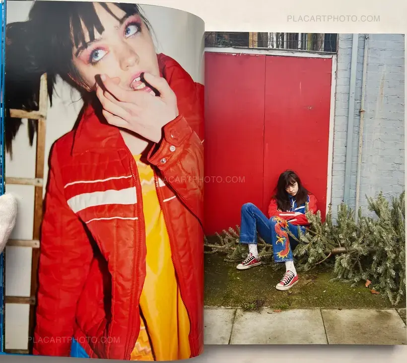 Valerie Phillips – ALICE IN LONDONLAND (+ a signed copy of Zine hooked on horses)