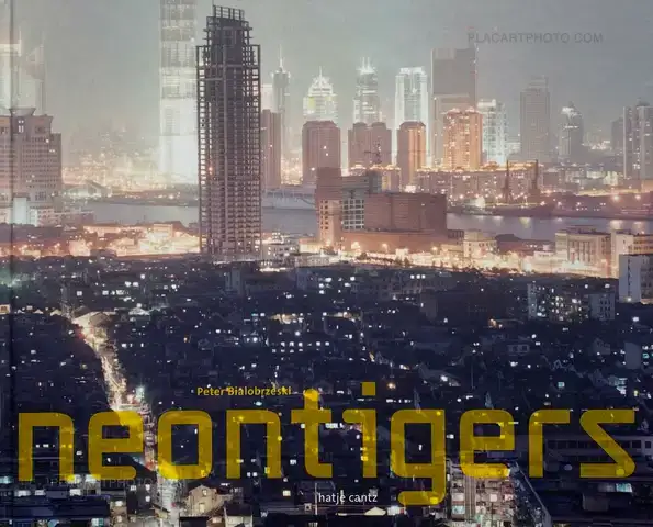 Peter Bialobrzeski – neon tigers 