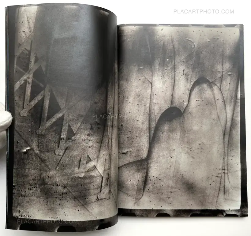Daisuke Yokota – Untitled (Signed)