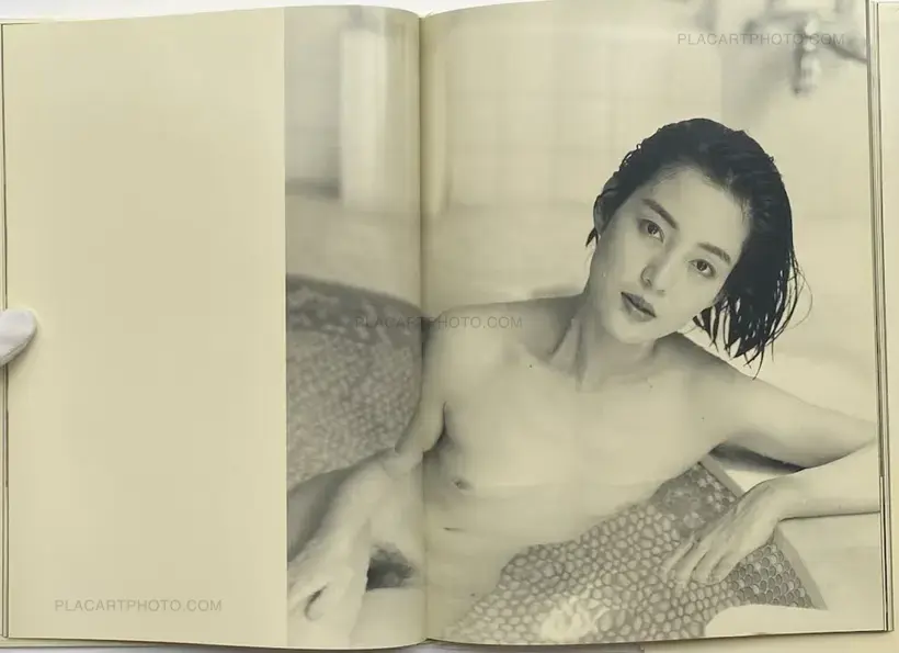 Kishin Shinoyama – water fruit (with obi)