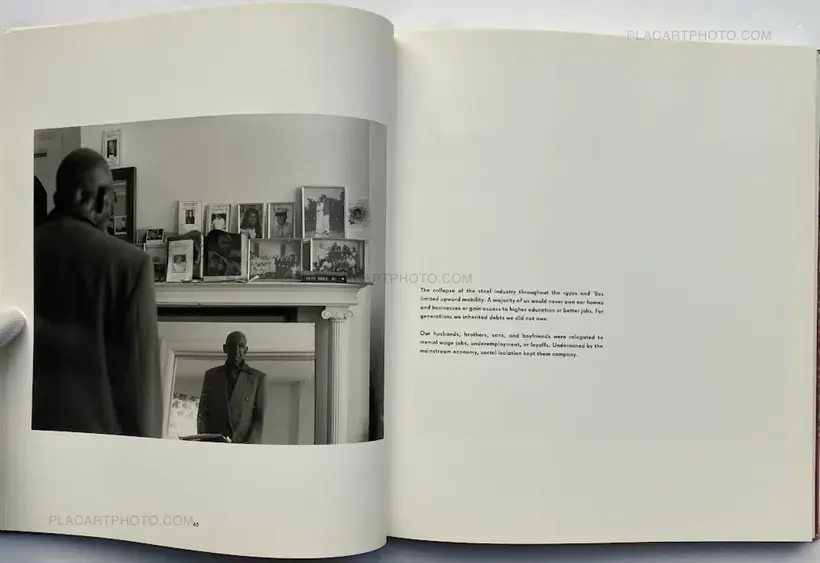 LaToya Ruby Frazier – THE NOTION OF FAMILY (First edition)