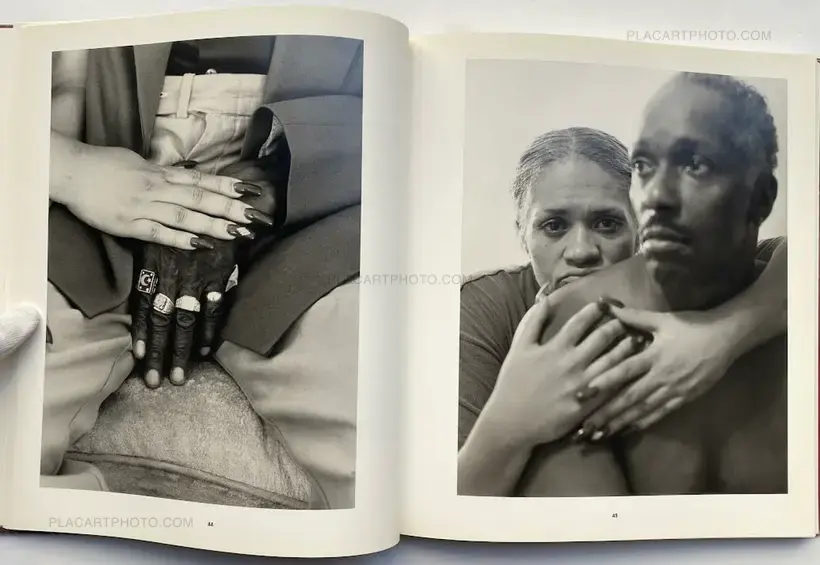 LaToya Ruby Frazier – THE NOTION OF FAMILY (First edition)