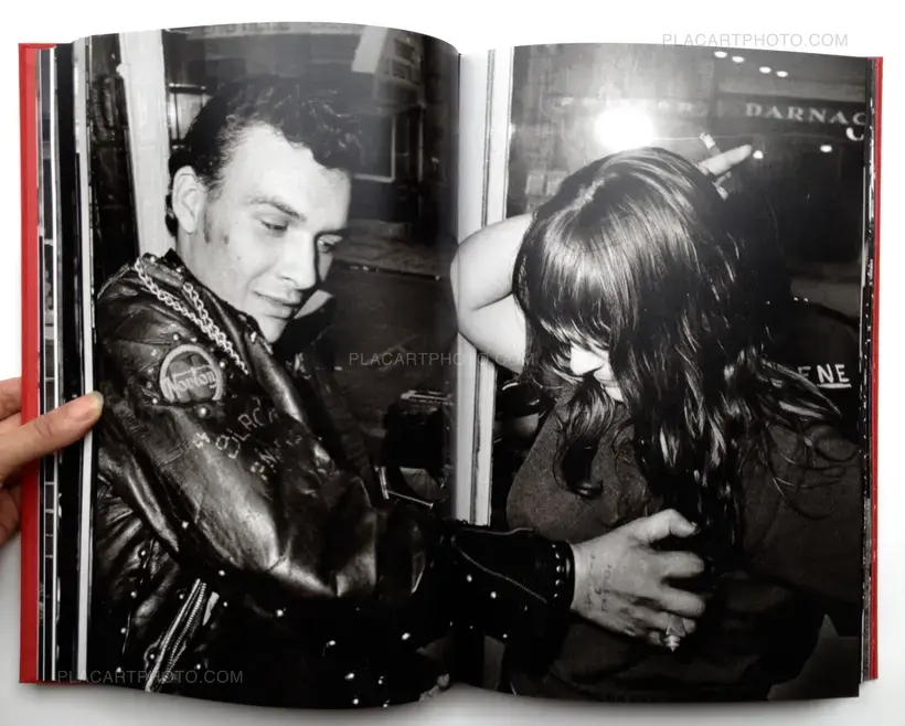 Yan Morvan – BLOUSONS NOIRS