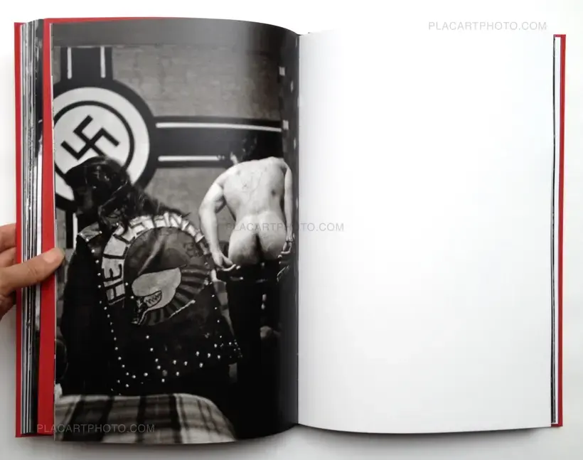 Yan Morvan – BLOUSONS NOIRS