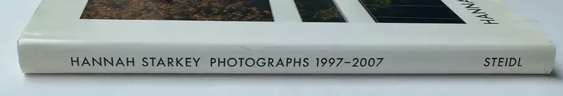 Hannah Starkey – HANNAH STARKEY PHOTOGRAPHS 1997-2007