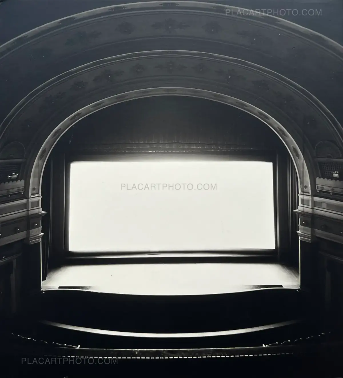 1200;hiroshi_sugimoto_theaters.jpg