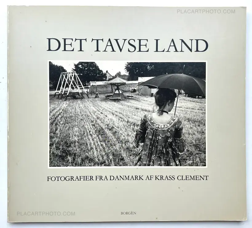 Krass Clement – DET TAVSE LAND