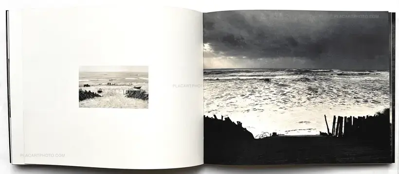 Joakim Eskildsen – Blue Tide / Maré Azul