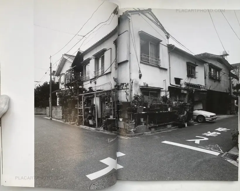 Nobuyoshi Araki – Tokyo Neko Machi (Living Cats in Tokyo) (WITH OBI)