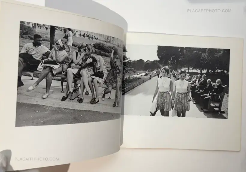 Garry Winogrand – Women are beautiful (Soft cover) Inscribed copy