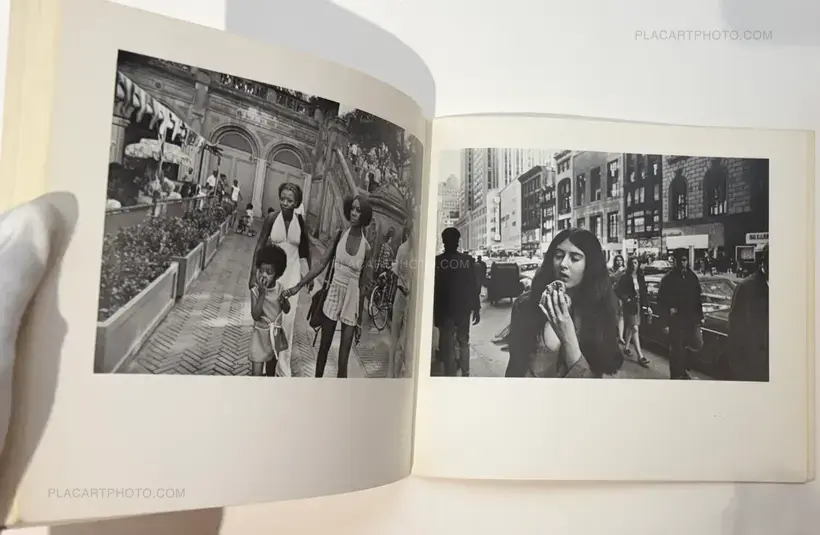 Garry Winogrand – Women are beautiful (Soft cover) Inscribed copy