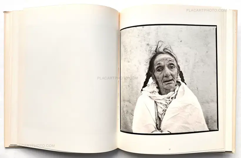 Marc Garanger – FEMMES ALGERIENNES 1960