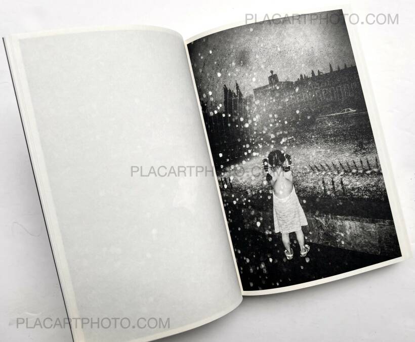 PARIS FENG LI アートブック Feng Li: GOOD NIGHT, Jiazazhi, 2022 | Bookshop Le Plac'Art Photo