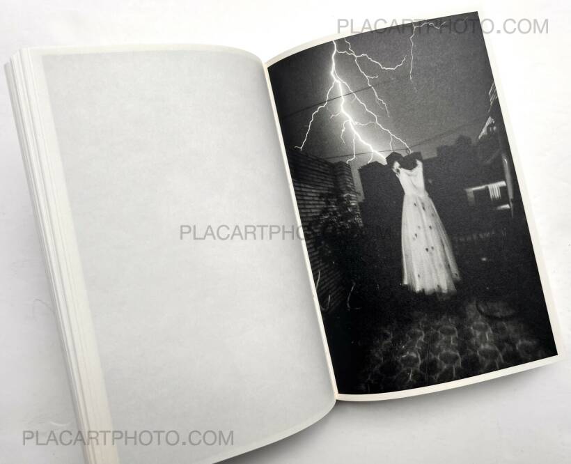Feng Li: GOOD NIGHT, Jiazazhi, 2022 | Bookshop Le Plac'Art Photo Feng Li: GOOD NIGHT, Jiazazhi, 2022 | Bookshop Le Plac'Art Photo