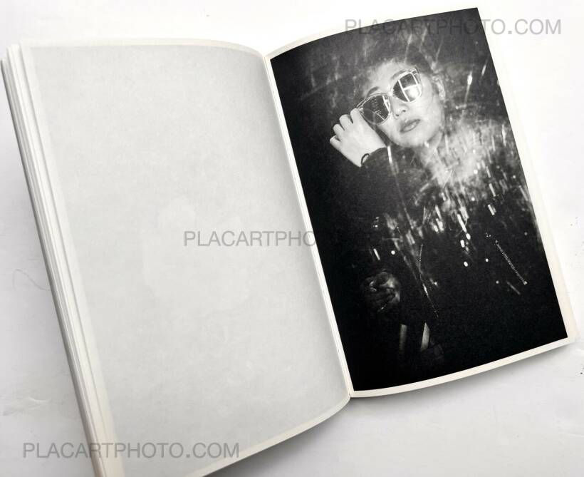 PARIS FENG LI アートブック Feng Li: GOOD NIGHT, Jiazazhi, 2022 | Bookshop Le Plac'Art Photo