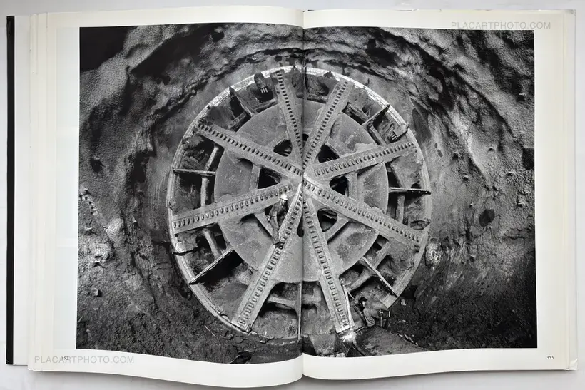 Sebastiao Salgado – La Main De l'Homme (SIGNED)