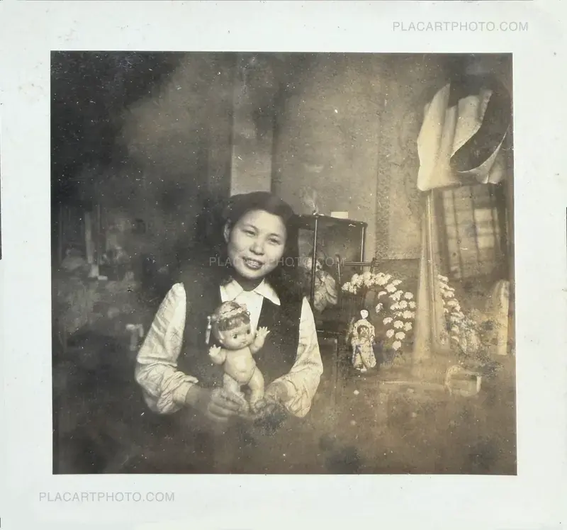 A panoramic view of Japan through vernacular photography from 1920 to 1980.